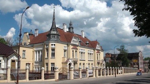 Arrives at Šiauliai (Shavli) Ghetto