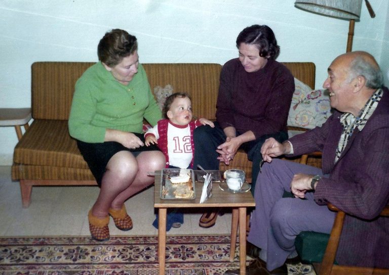 Arik with Masha, Eva and Emil